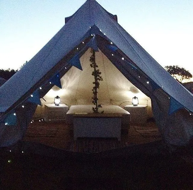 Tente de luxe Flamborough Glamping Bell Tents Royaume-Uni